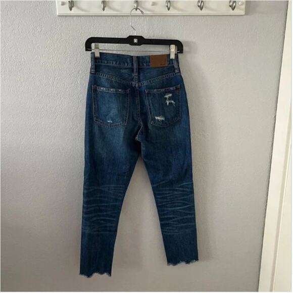 Madewell The Perfect Summer Jean: Destructed Edition - Picture 5 of 8